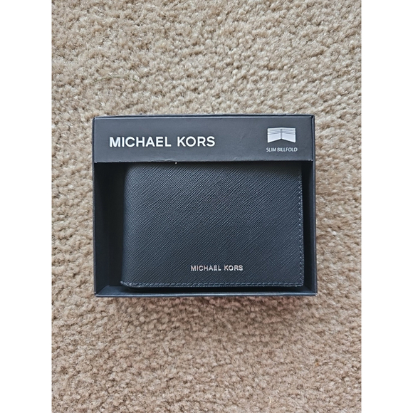 Michael Kors Men’s Jet Set Slim Billfold Wallet Solid Black PVC Leather - Picture 1 of 3